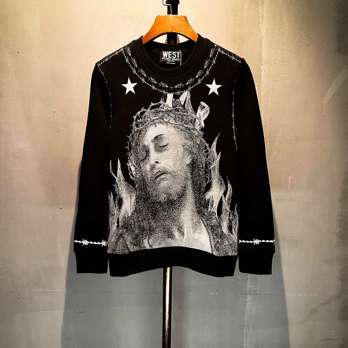 Classic European and American figure flame digital printing trendy men's round neck cotton hoodie, fashionable and versatile couple's outerwear