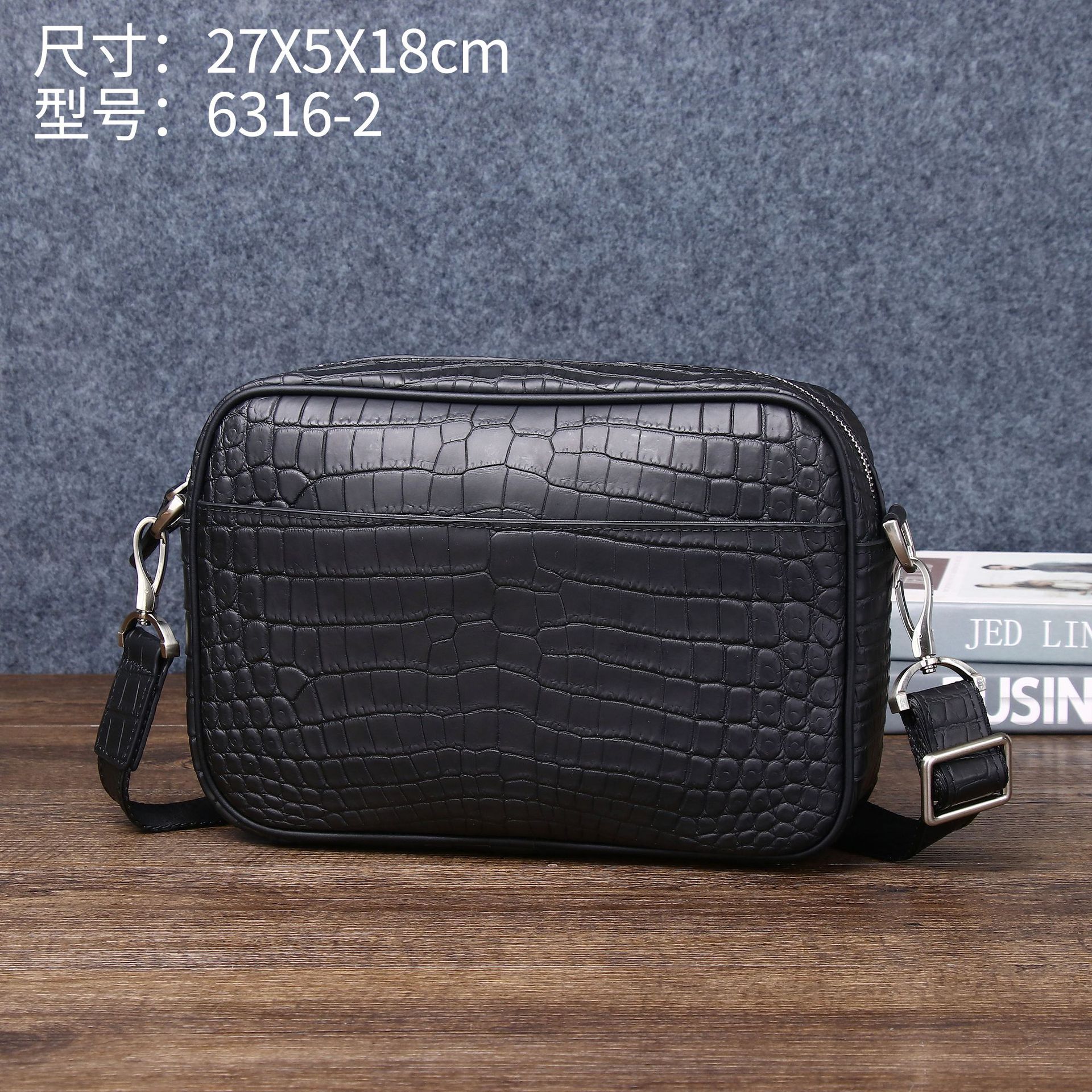 New Fog Crocodile Belly Pattern Men's Single Shoulder Crossbody Bag Fashionable Matte Men's Bag Outdoor Leisure Backpack Trendy Wholesale