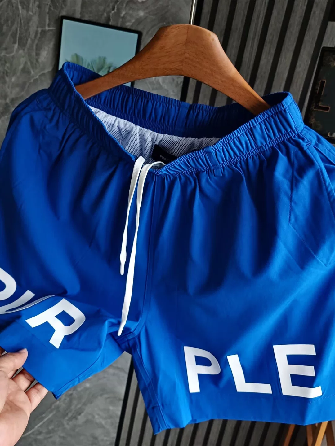 High Street Style Letter Print Sports Shorts for Men, Summer Thin Quick-Drying Loose Casual Five-Point Pants, Trendy Beach Shorts QC-Foto von TAOBAO auf Qualit.ly