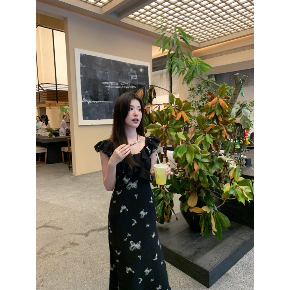 Tea Break French Flying Sleeve dress Women's Summer 2025 New Elegant Butterfly Printed Waist Hip Long Skirt