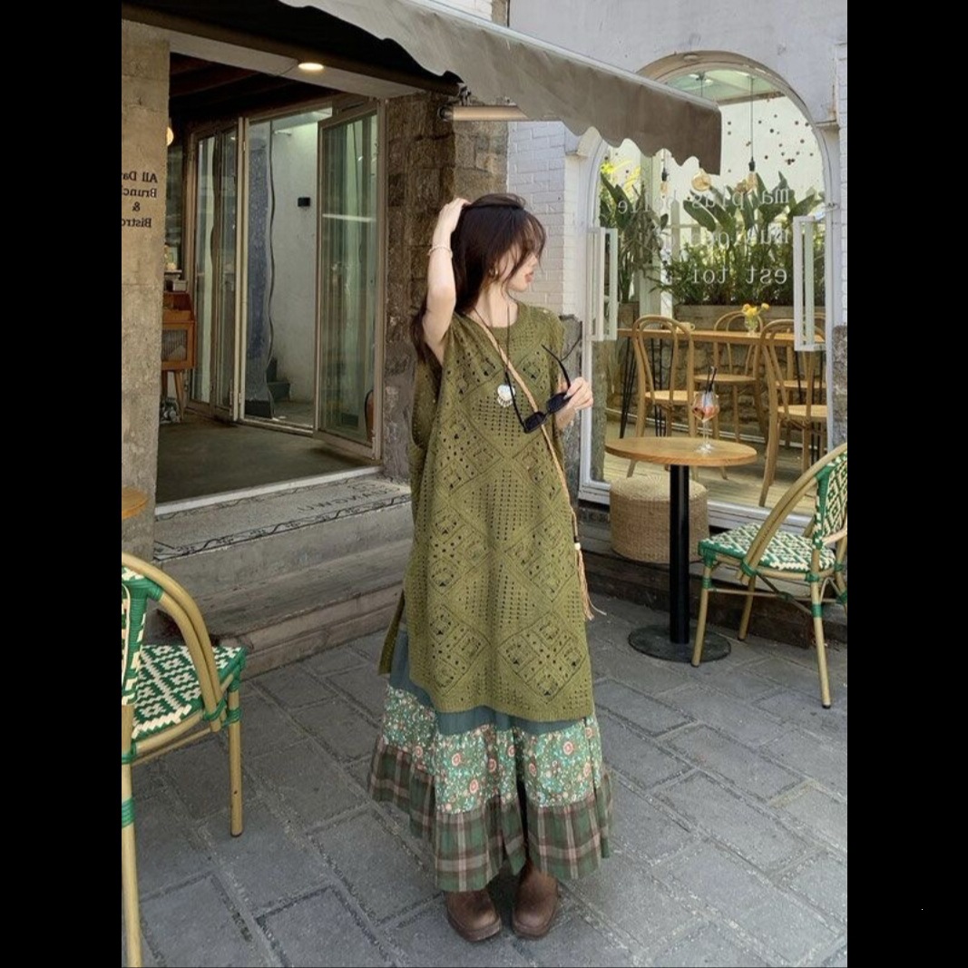 Summer New Design Retro Suit for Women, Layered Hollow-Out Knitted Dress, High-Waisted Skirt, Two-Piece Set