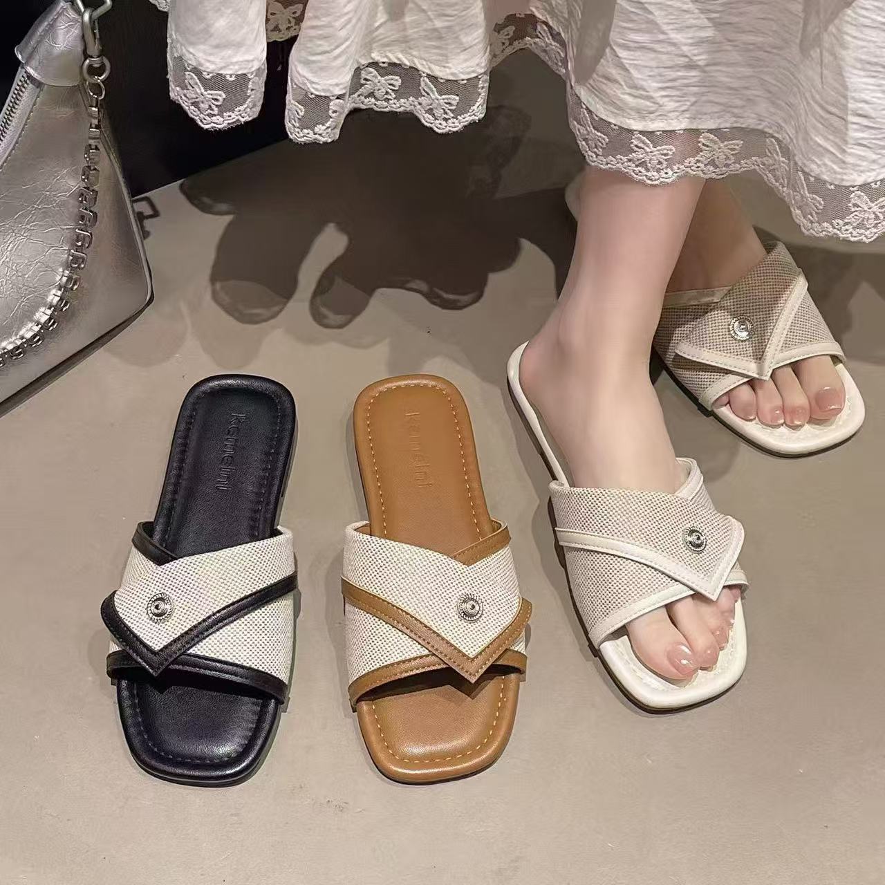 2026 New Niche Style Foldable Flat Flip-Flops for Women, Summer Outdoor Casual Square-Toe Open-Toe Vacation Beach Sandals