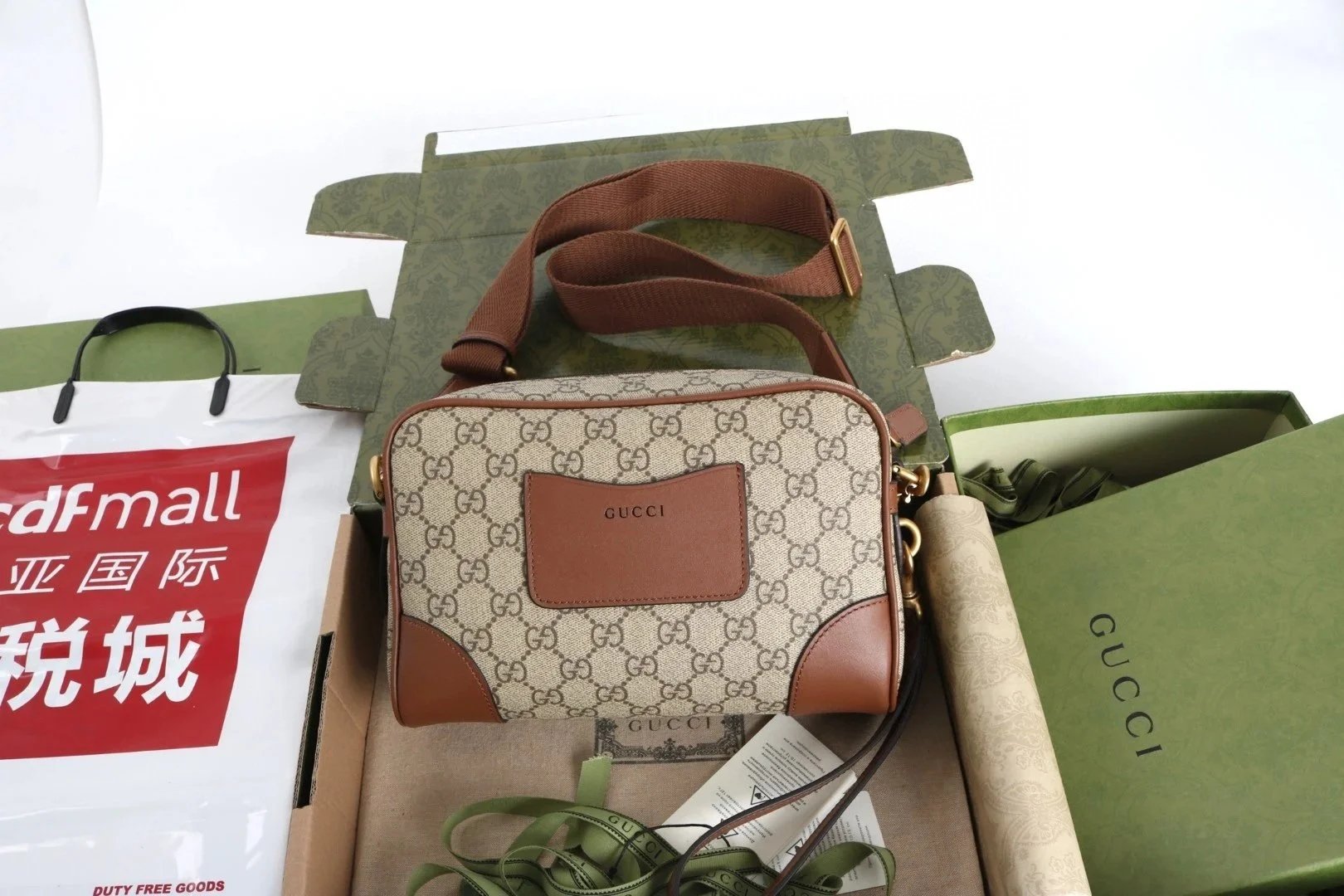 No.172 men bag women handbag 821155Whatspp：(+86 15159050860)Whatspp：(+86 15159050860)