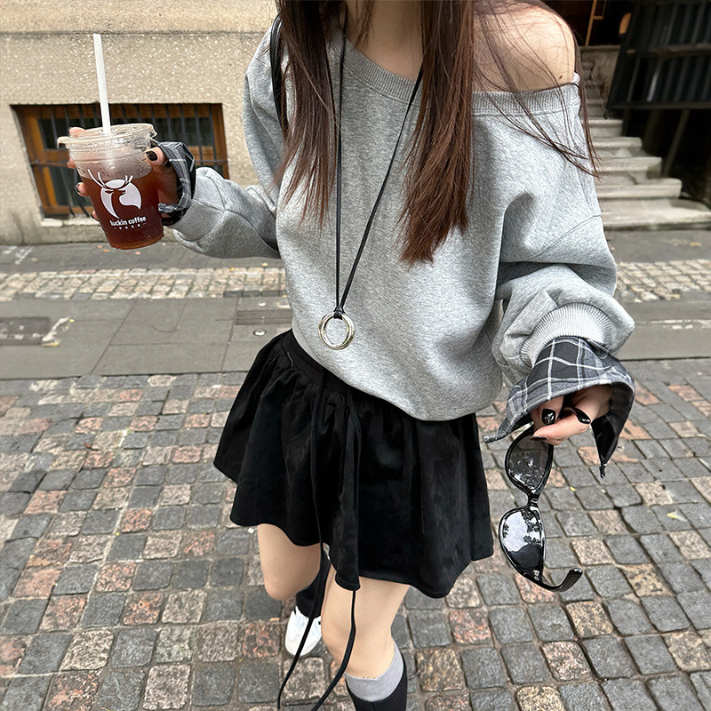 Inclined shoulder Jimo sweater women's 2025 new design off-shoulder gray beautiful high-grade relaxed off-shoulder top