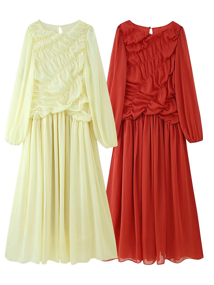 2025 New Summer Women's Fashionable Pleated Round Neck Versatile Slimming Look Long-Sleeved Women's Long Dress