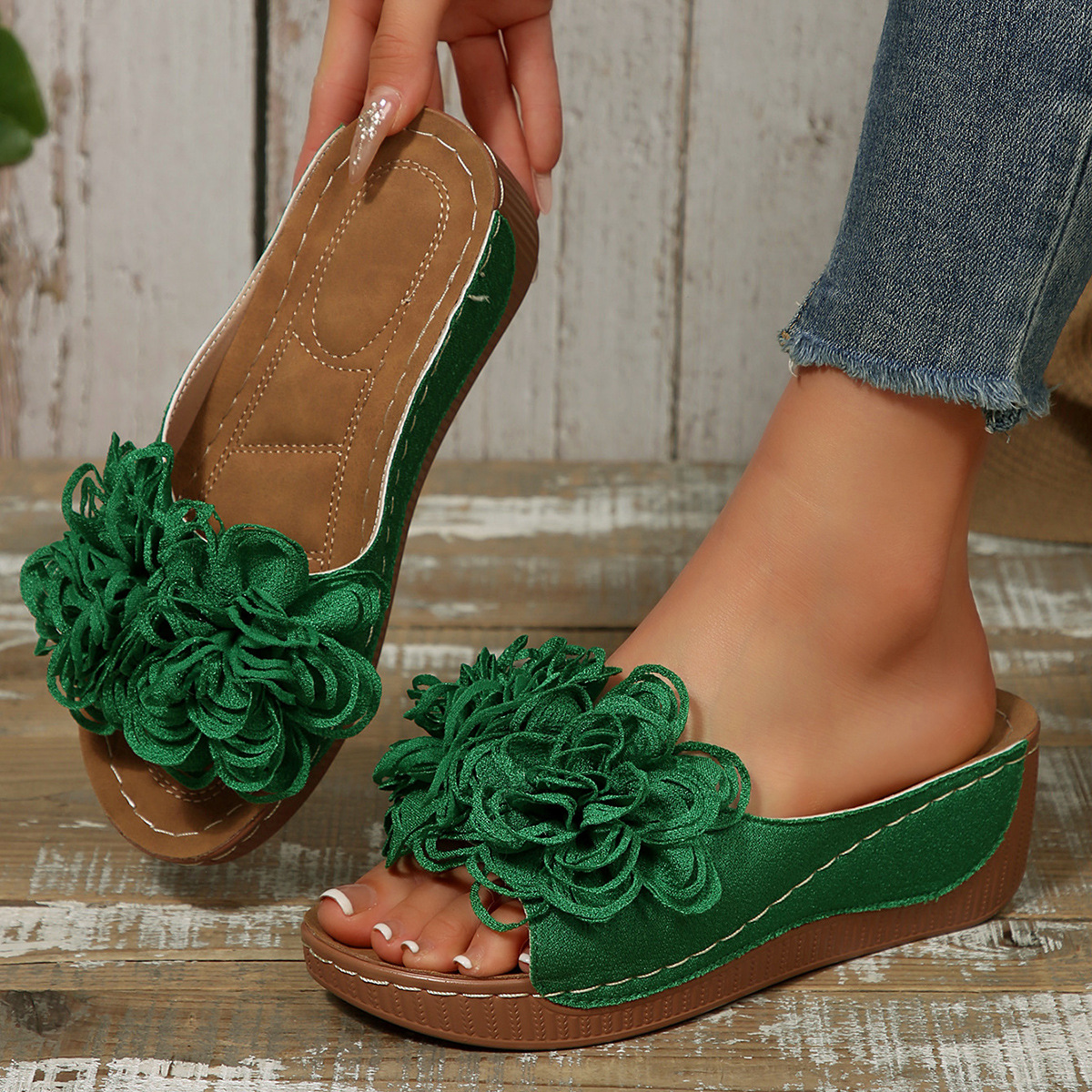 Foreign Trade Large Size 2025 New European and American Fashion Casual Flats Wedge Slippers Women's Flower Lazy Slip-On Slippers
