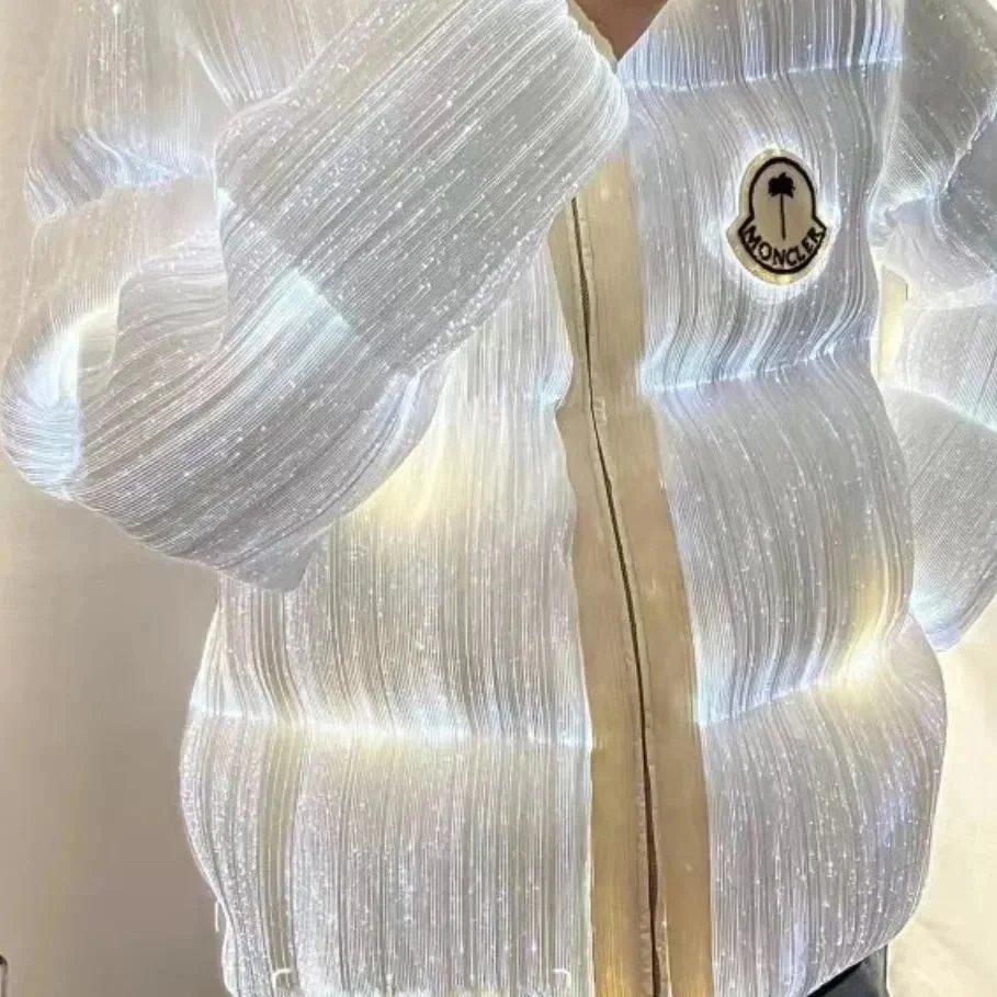 mk 发光羽绒服WhatsApp: +853 6686 4886