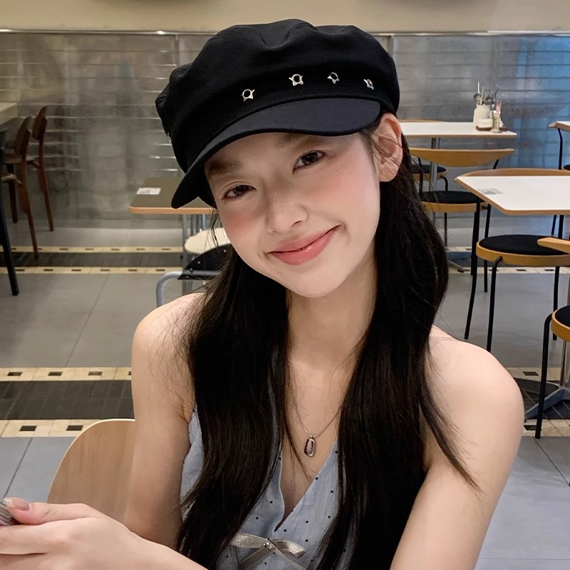 British Style Retro Black Star Beret for Women with Large Head Circumference, Flat-Top Navy Hat, Versatile Face-Slimming Newsboy Cap