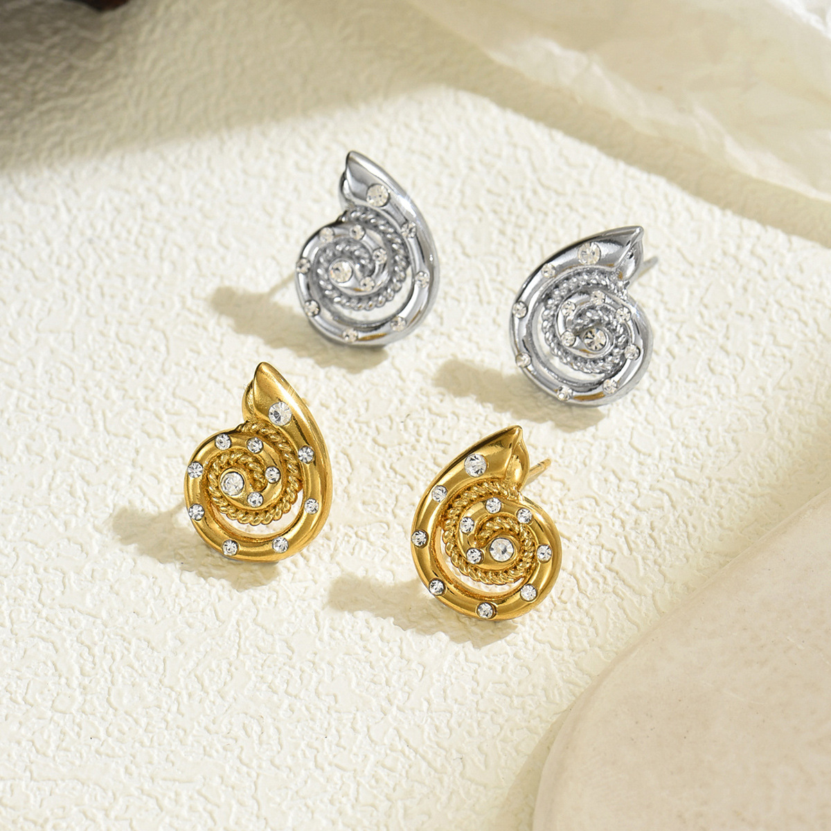 European and American Cross-Border 18K Gold Elegant Diamond Conch Snail Earrings Retro Ocean Style Spiral Earrings Amazon