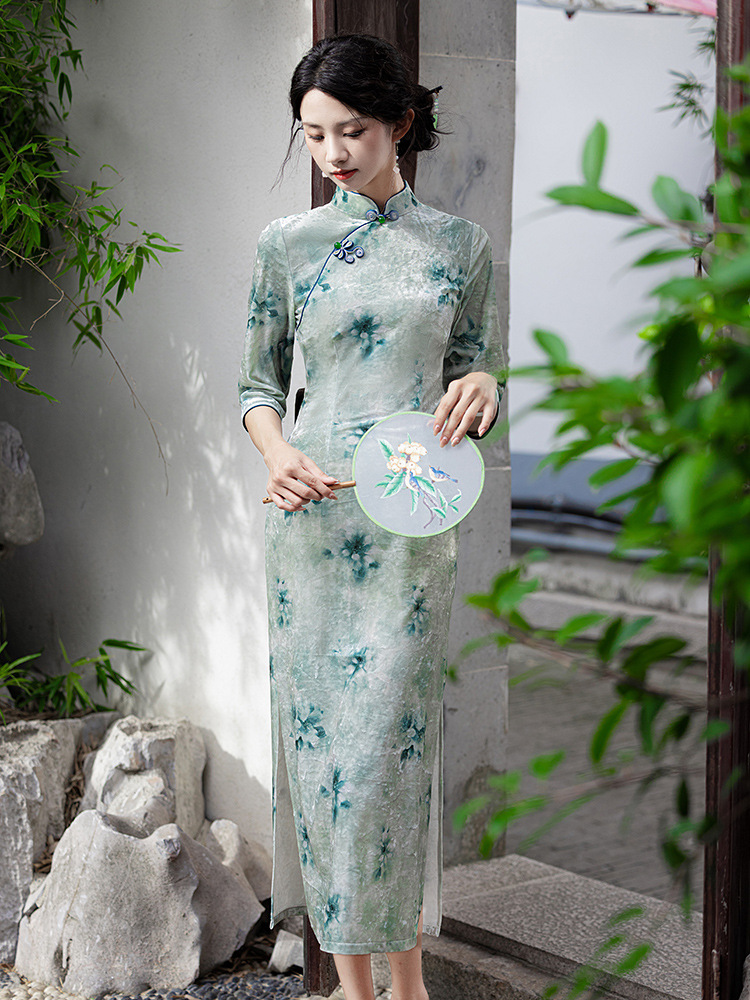 Long Sleeve Improved Plain Elegant Cheongsam 2024 Autumn Vintage Republic of China Style Elegant Velvet Printing Elegant dress