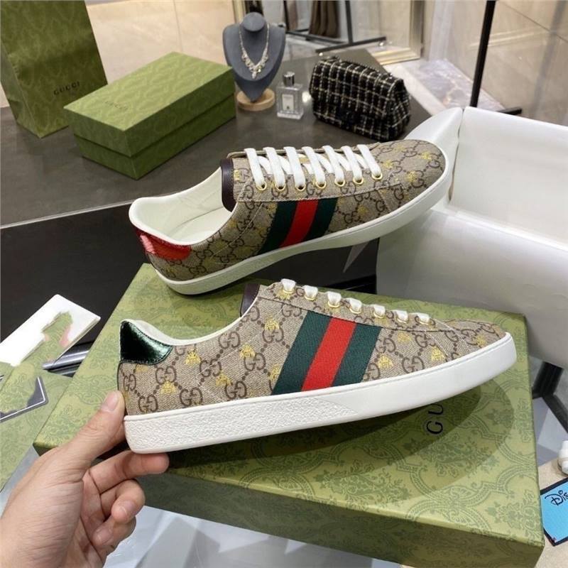 2024 European Station Embroidered Print Celebrity Style White Sneakers Unisex Versatile Sports Casual Retro Couple Style