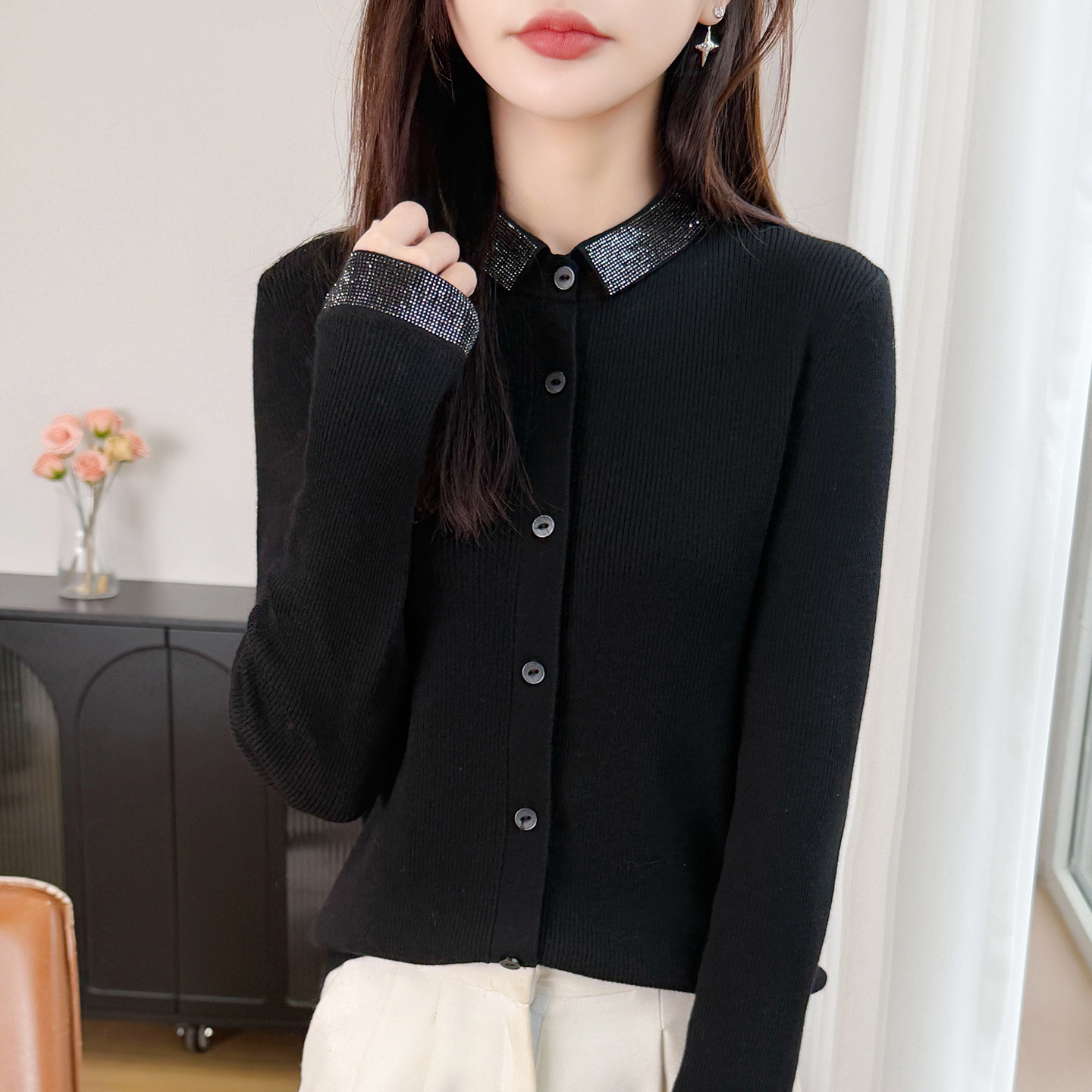 Red Knitted Cardigan with Rhinestone Lapel for Women, New Stylish Long-Sleeve Fine Wool Outerwear for Spring and Autumn, Wholesale