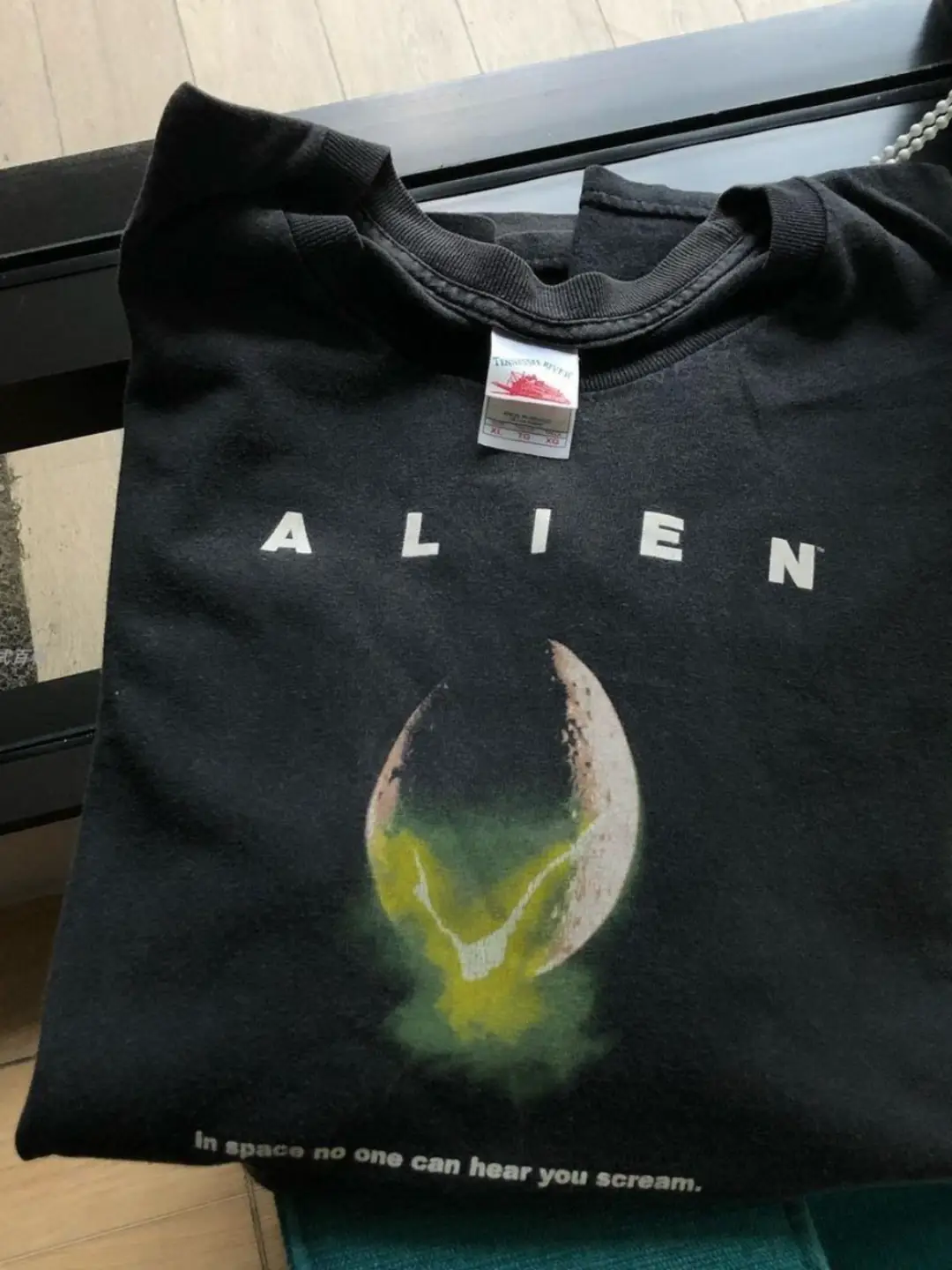Who cares about the retro encyclopedia, alien American science fiction theme, short sleeved T-shirt, loose high street basic style