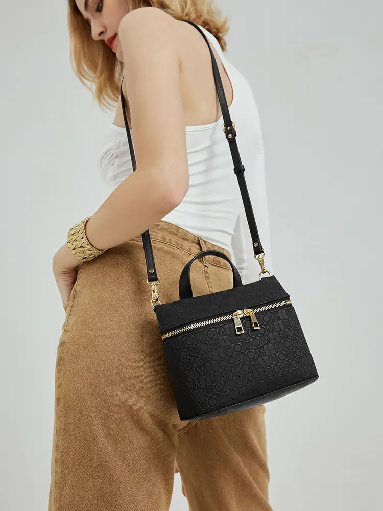 Comico/Gaomei High Light Luxury Handbag Women's Bag 2025 Spring and Summer New arrival Niche Design Satchel Single Shoulder Crossbody Bag