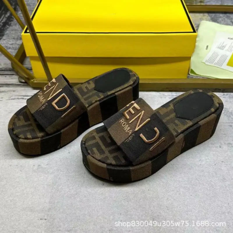 Guangzhou Shipping High Version One-to-One Full Leather Thick Bottom Beach Slippers for Women Trade Vietnam Singapore Dubai