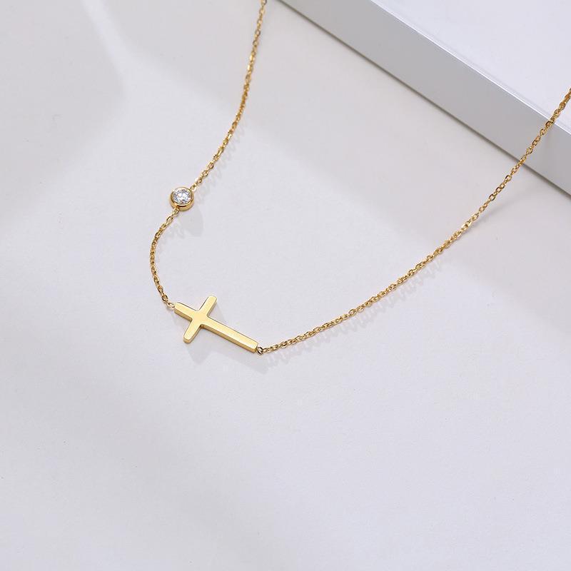 No fading titanium steel European and American style niche size zircon cross necklace simple shiny workplace clavicle chain wholesale