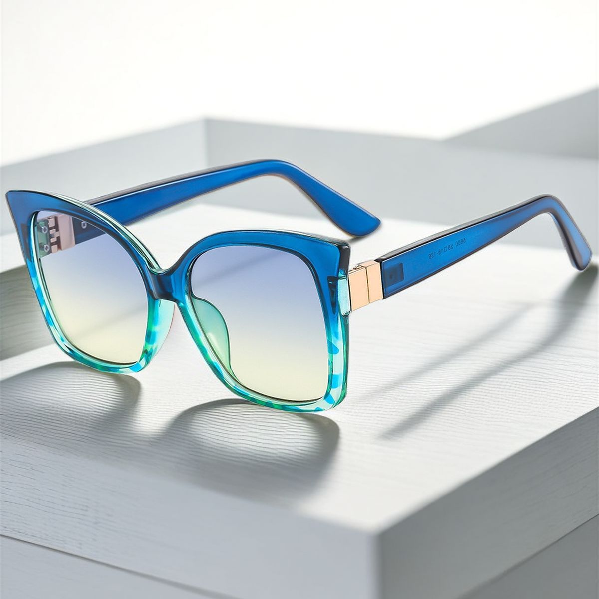 New fashion cat eye retro European and American catwalk light luxury cross-border simple sunglasses trendy ins Internet celebrity same style sunglasses