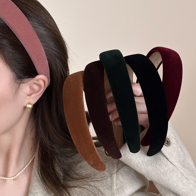 Solid Color Velvet Wide-Brimmed Headband for Women, High-End Autumn and Winter Hairband, Fashionable and Stylish for Daily Wear