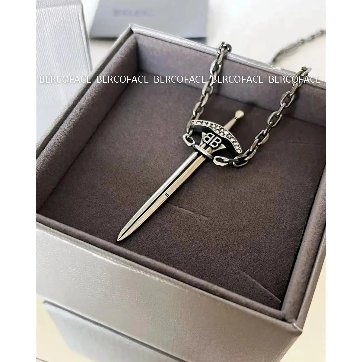 Bercoface/Paris Vision~ French letter Sword Necklace Niche Fancy Retro Vintage Pendan