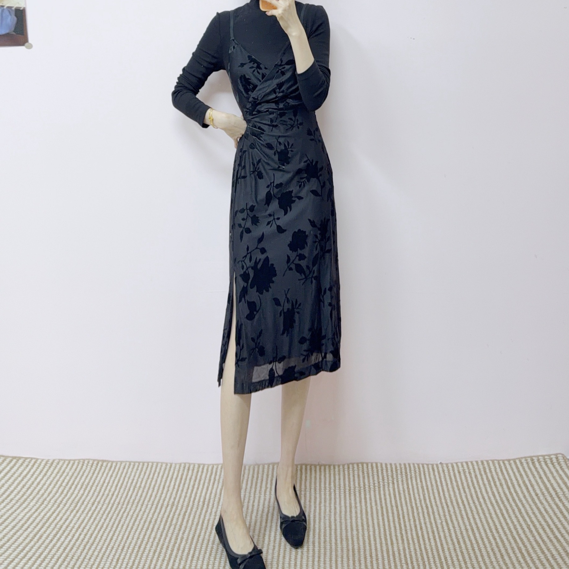 [Available for Sale at the Store] 2026 Spring Fashionable and Elegant Velvet Burnout Dress 601