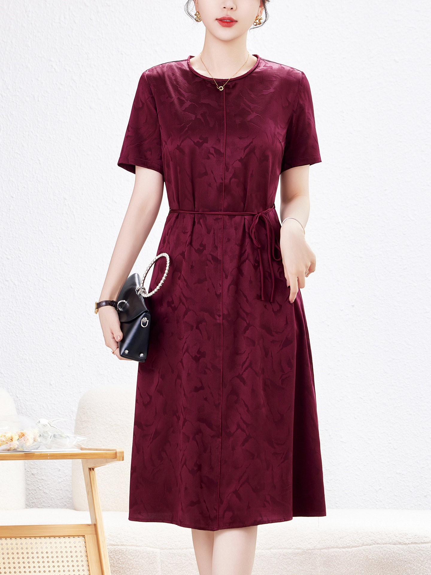 Heavyweight Silk Dress for Women 2026 New Summer Short-Sleeve Solid Color Elegant Noble Jacquard Mulberry Silk Dress