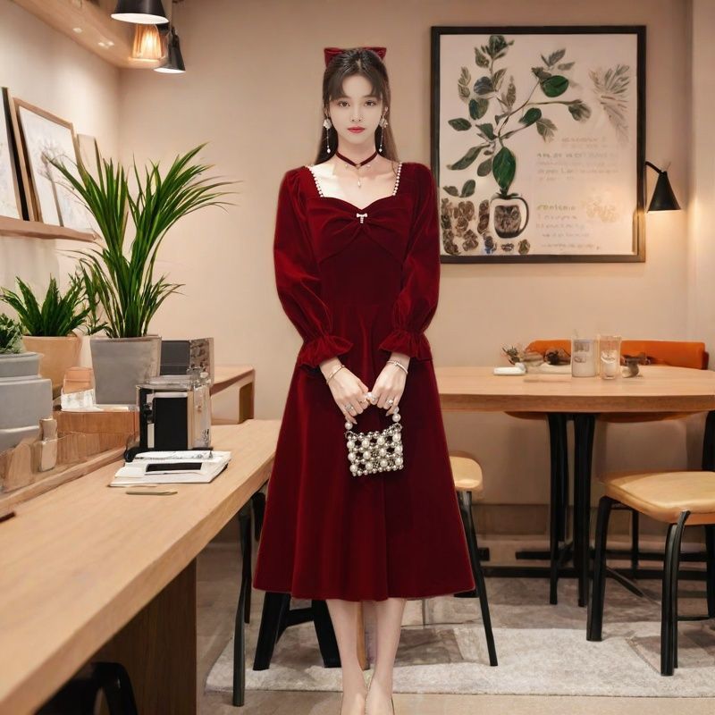 Red Toasting Dress Bride's High-end Wedding Mid-length Back-door Banquet dress Golden Velvet Banquet Evening Dress for Women