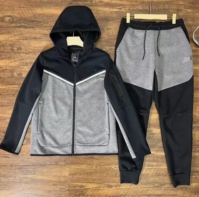 Nike Tech Fleece Sportswear Suit