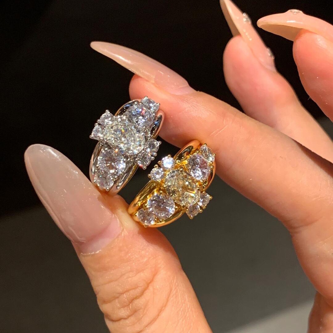 French-Style Vintage Luxury Wide-Band Pigeon Egg Ring with Dazzling Sparkle, Fashionable Light Luxury Cross-Set Diamond Ring