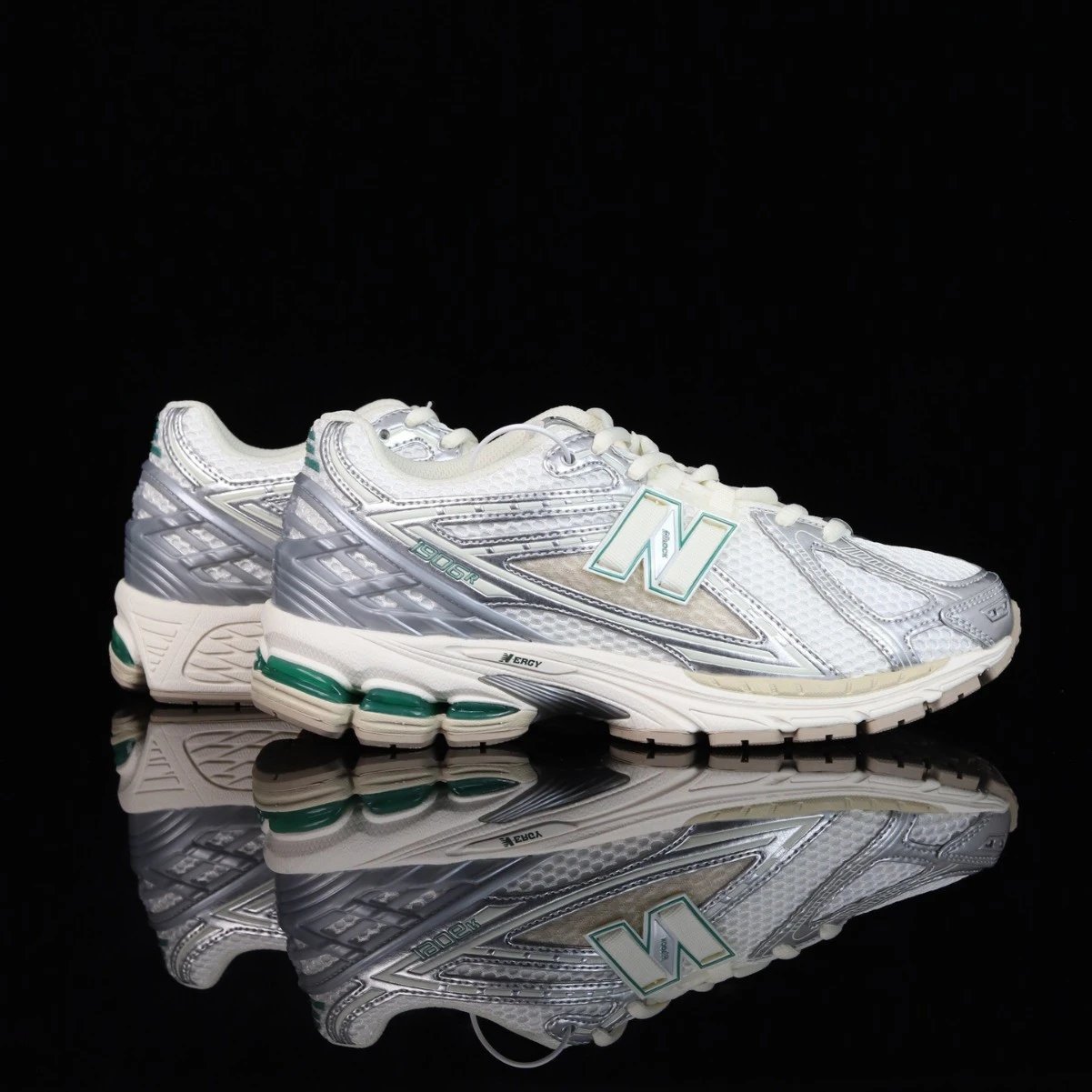 New Balance 1906R