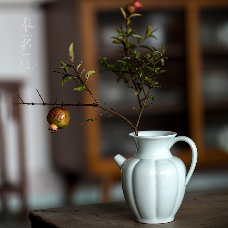 Imitation Song Hutian Shadow Green Glazed Pottery Celadon Pot Small Teapot Cold Kettle Melon Ledge Wine Dispenser Water Injection Square Cup