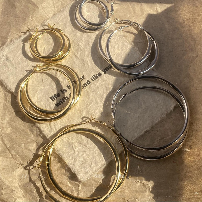 Silver needle Europe and the United States exaggerated round plain ring earrings fashion cold wind earrings light luxury high sense earrings wholesale