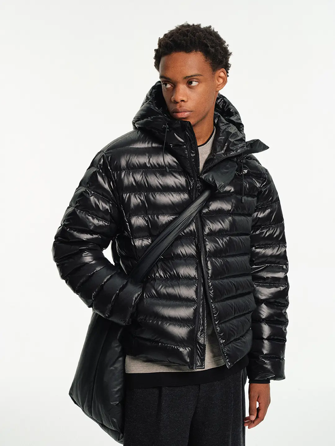 Nans Glossy Lightweight Nylon Narrow Quilted Arc Split Open Pocket Hooded Short down Jacket Ns8j08
