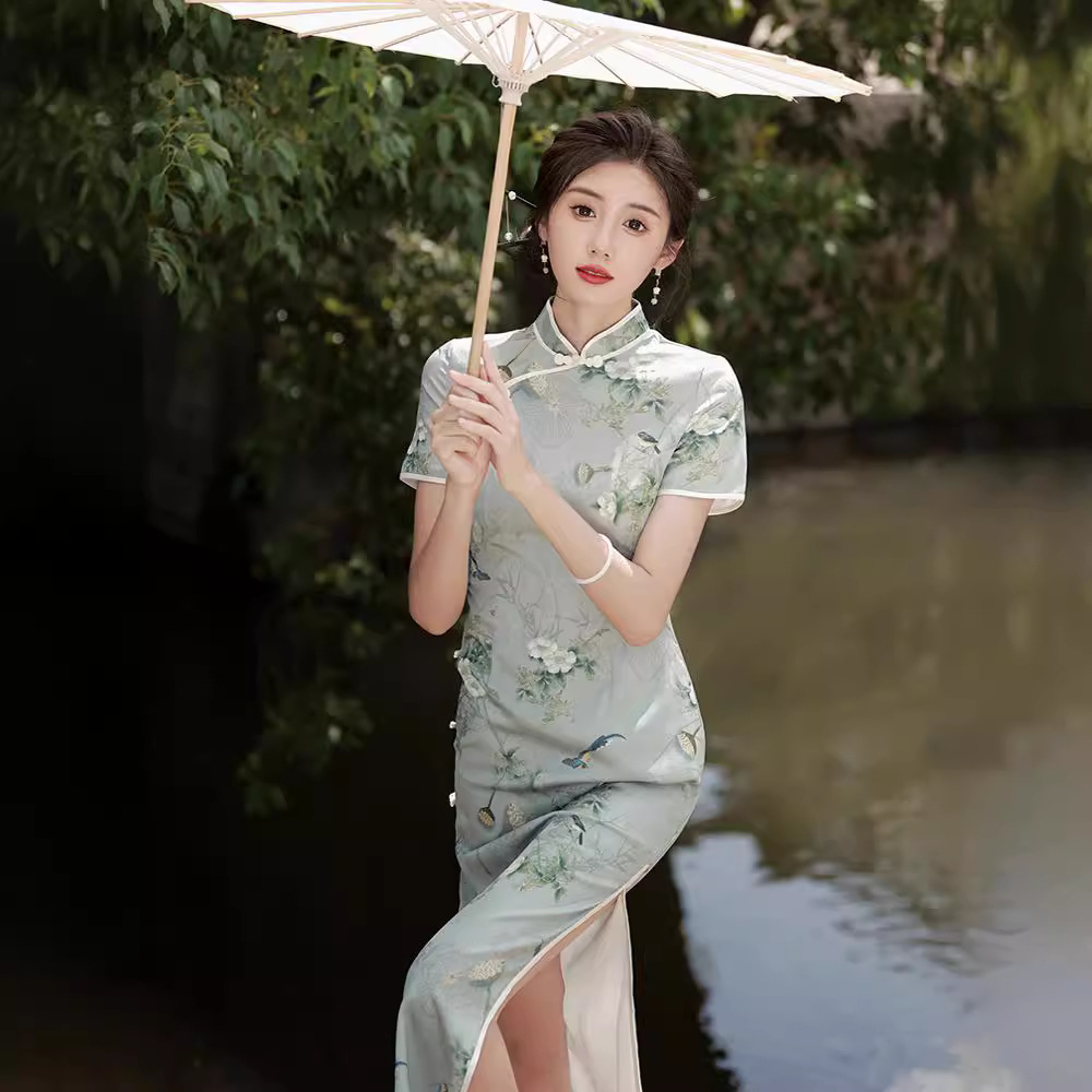 Red Eyes 2023 Autumn and Winter New Flower Cheongsam Dress Three-Point Sleeve Long Improved Side Eight-Button Double-Layer Cheongsam