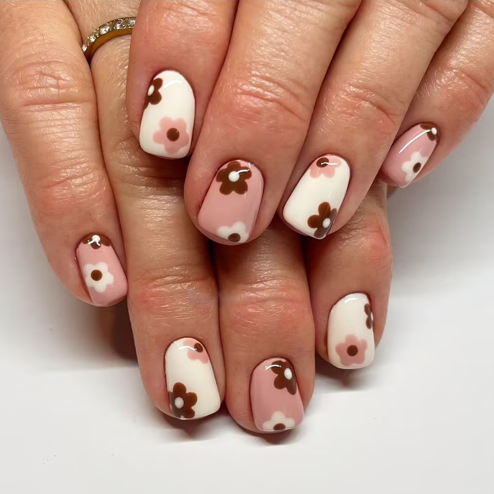 Short Glossy Square Manicure Autumn and Winter Color Small Flower Manicure Sweet Daily Wearable Manicure European and American Manicure Stickers 24 Pieces Set