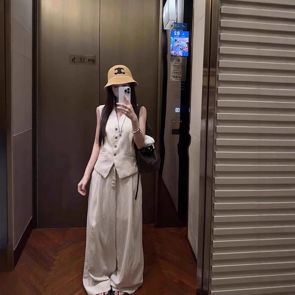 Fashionable Suit with Single-Breasted Vest Top for Women, Summer High-Waisted Casual Pants, Wide-Leg Pants, High-End Feel, Early Autumn Two-Piece Set
