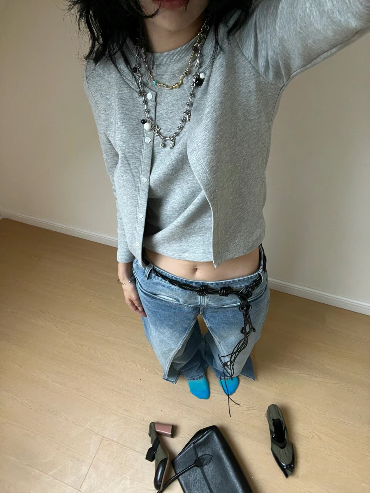New Basic Versatile Layering Design Fake Two-Piece Slim Shoulder Button Cardigan Sweatshirt Cotton Short Top for Women 3045