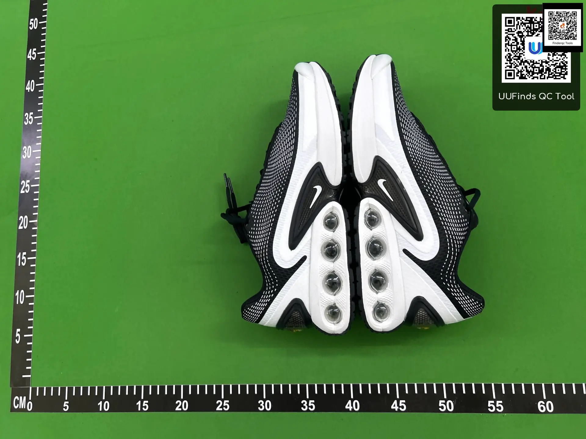 Nike Air Max Plus Black White