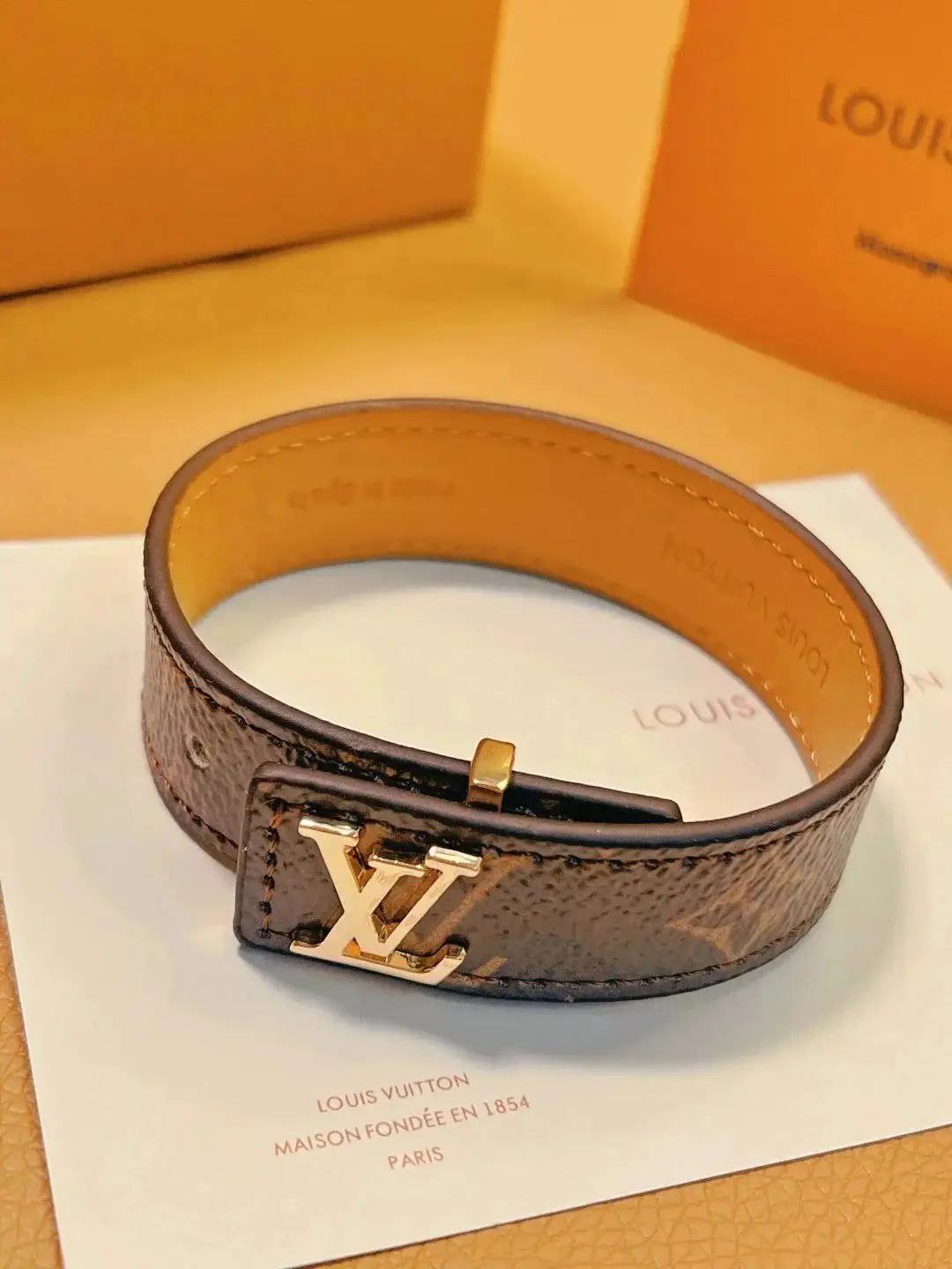 VL bracelet