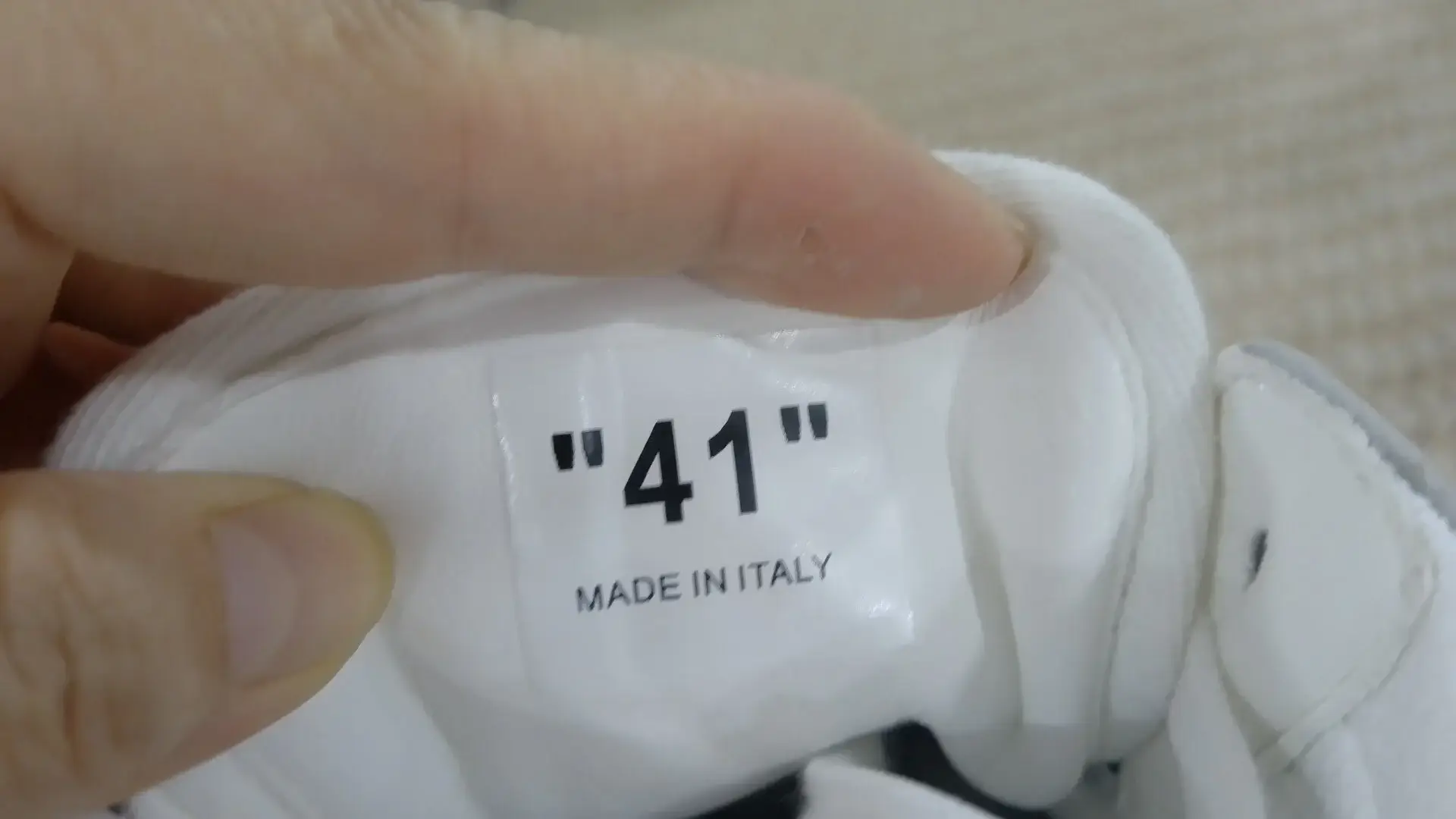 Couple sports shoes, fashion trends, European fashion goods, shipped from Guangzhou, high-quality one-to-one inside and outside full leather foreign trade wholesale