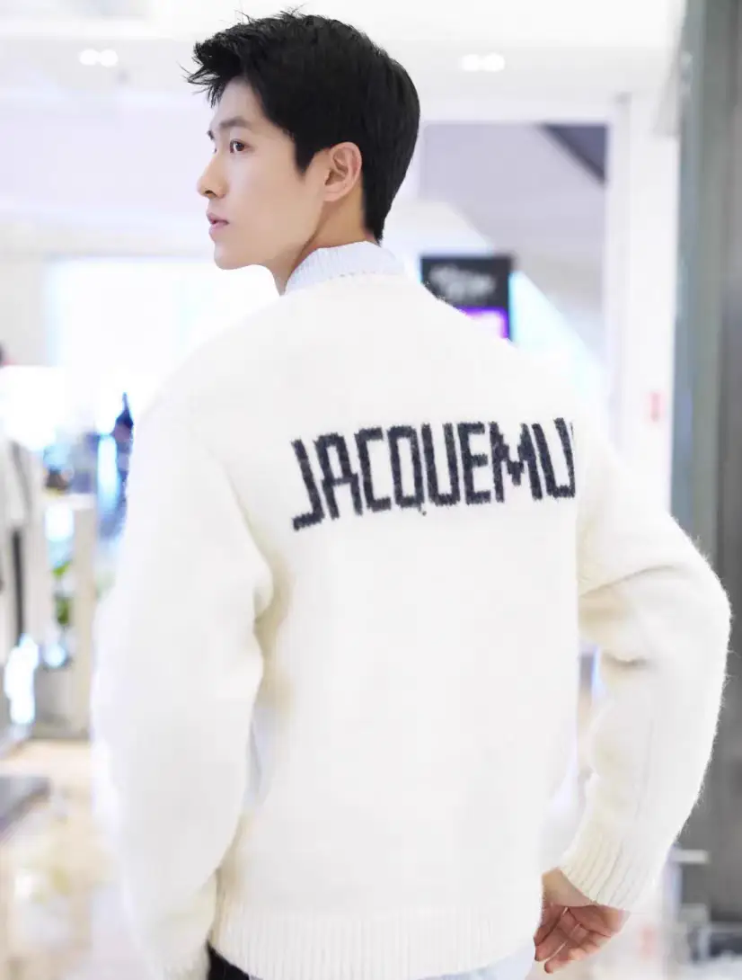 Spot JACQUEMUS 25 new letter logo inlaid round neck loose long sleeved knitted sweater sweater
