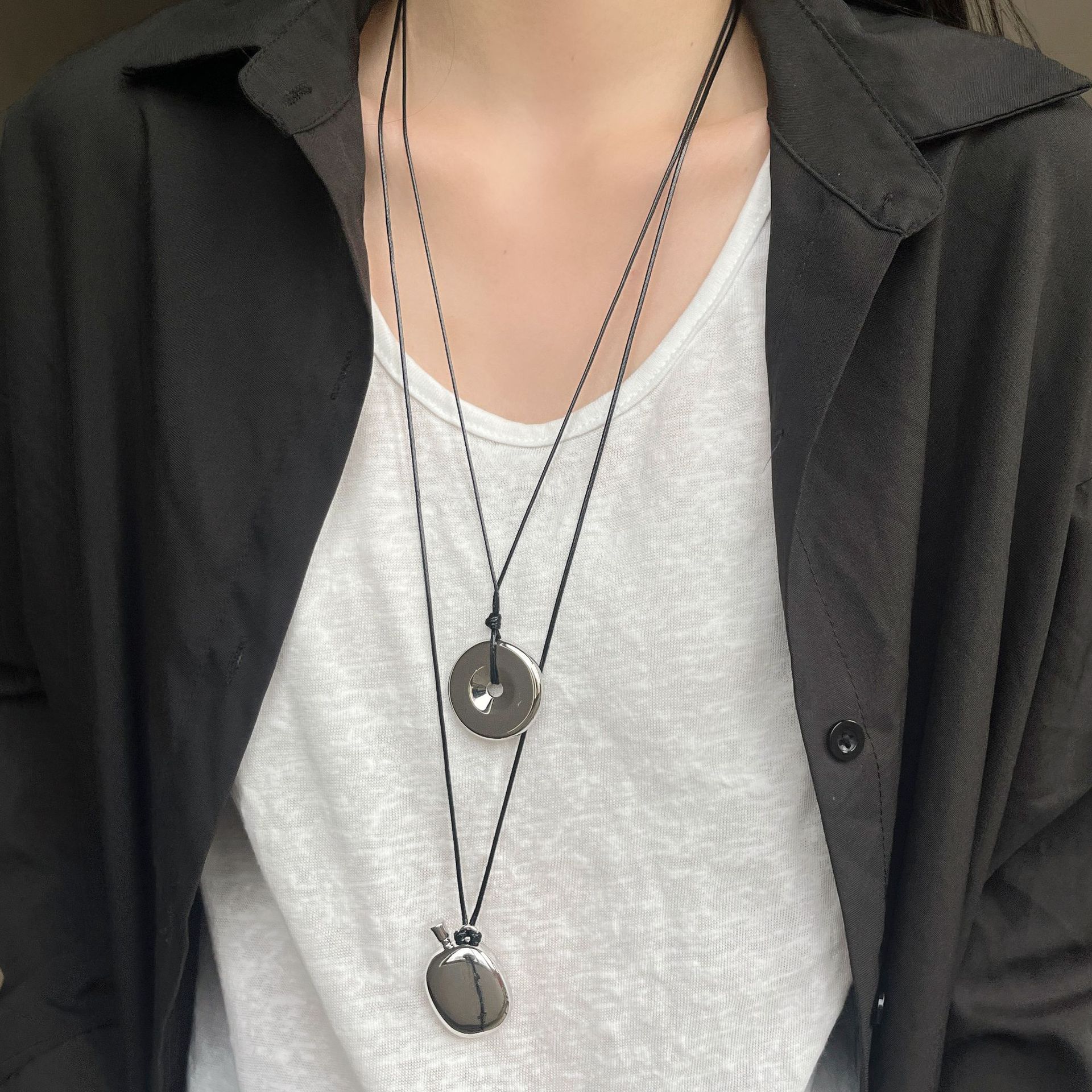 Fashionable Black Leather Rope Water Bottle Ring Long Necklace Niche Pendant Clavicle Chain Niche Design Sweater Chain Accessories for Women