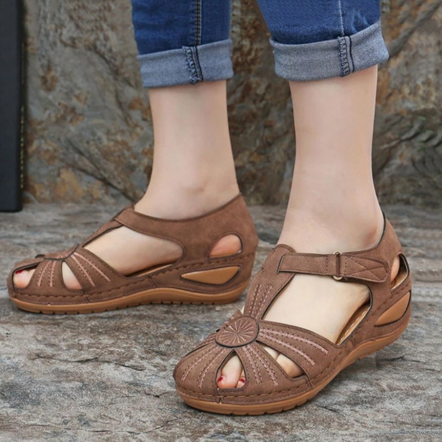 2024 summer new women's shoes European and American plus size hollow women's shoes car stitching wedge heel round head hollow laser sandals women