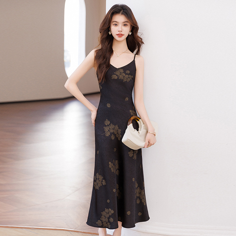 Light Luxury Fashion Sexy Sling dress Women's 2025 Summer New High-end National Style Printed Satin Long Skirt