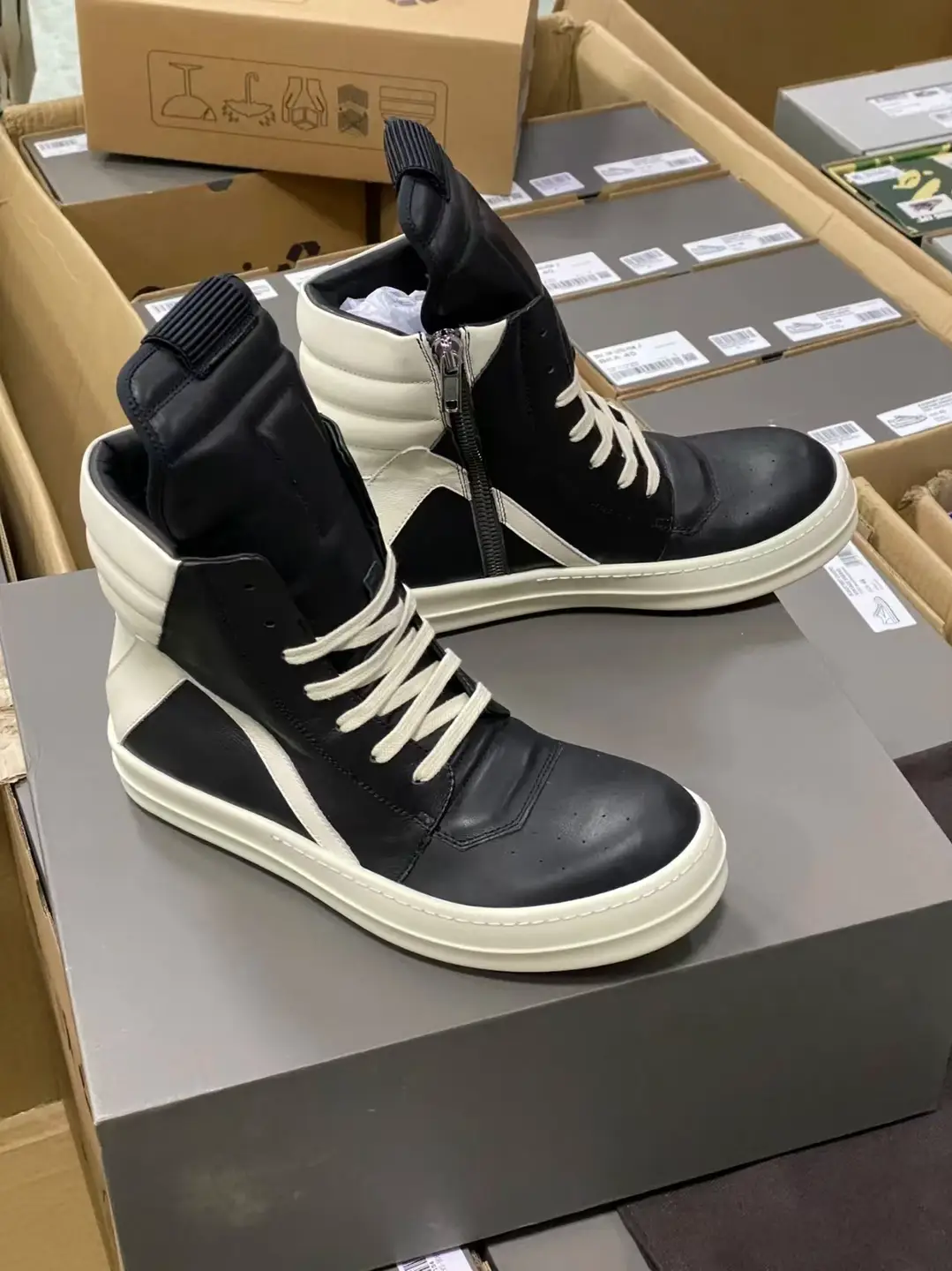 Ro Shoes Classic Men's and Women's Inverted Triangle Thick-Soled Genuine Leather High-Top Shoes Casual Sports Sneakers Owen Ricks