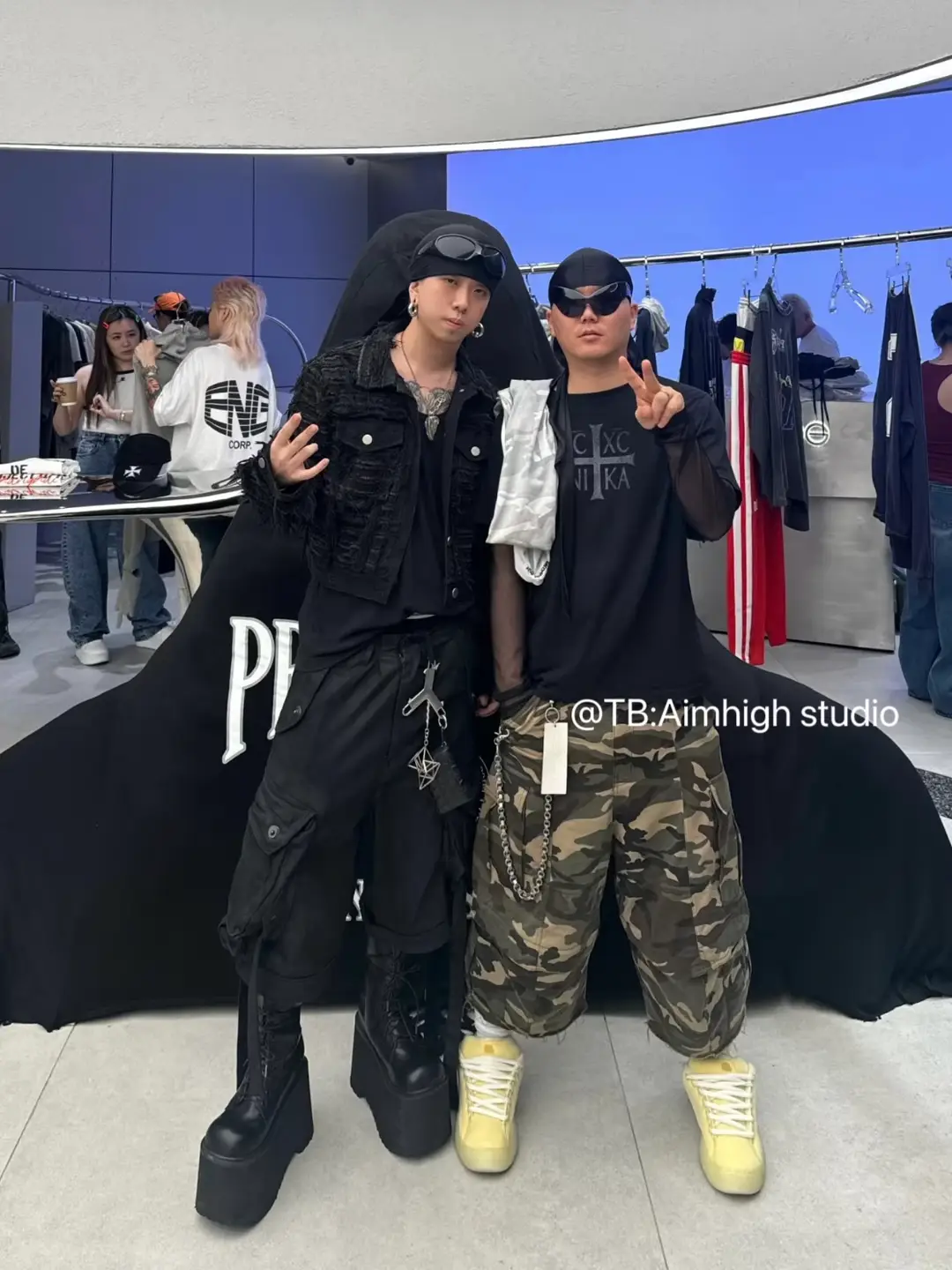 Project G/R Heavy-Duty Washed and Distressed Deconstructed Patchwork Cargo Detachable Capri Pants Camouflage Work Shorts
