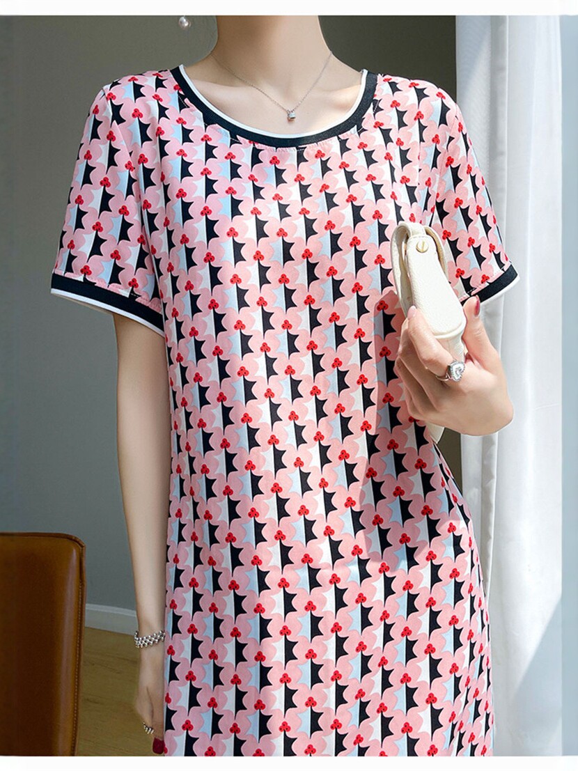 2026 New Summer Style Printed Short-Sleeved Dress for Women, Loose A-Line Skirt, Slimming and Covering the Body, Can Be Worn Outside, Fashionable and Elegant