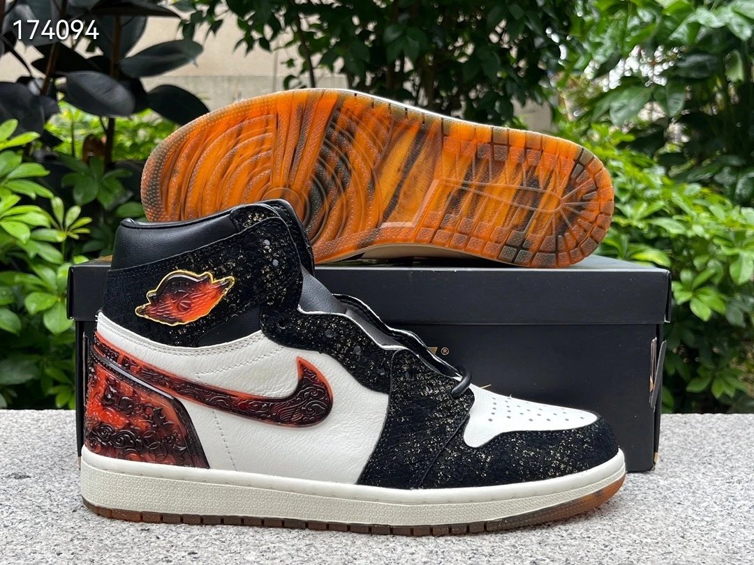 纯原版 Air Jordan 1 High OG “Xuan Wu”玄武 限量3999 货号：IB3165-091 尺码：36-47.5 M90