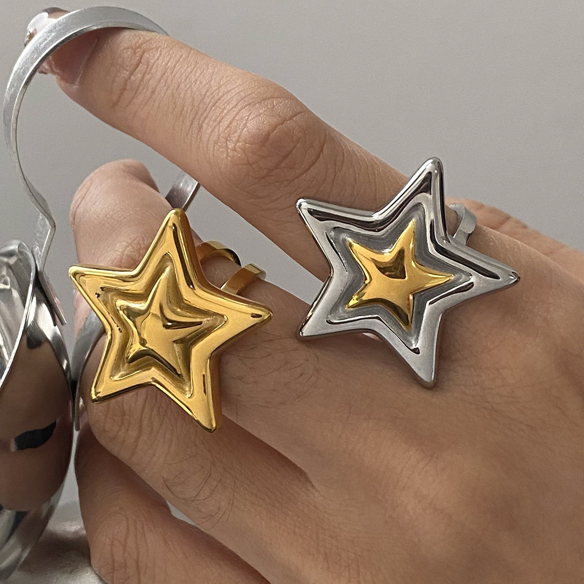 Europe and the United States hot selling star opening ring gold and silver two-color fashion design titanium steel ring jewelry personality all-match jewelry