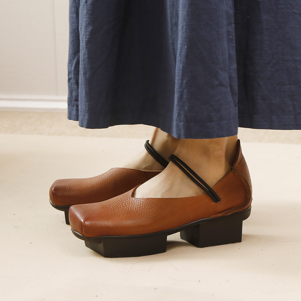Guangzhou Huigu 2025 Spring and Summer New Women's Shoes Full Cowhide Retro Court Sole Mid-heel Square Toe Buckle Elegant Single-layer Shoes