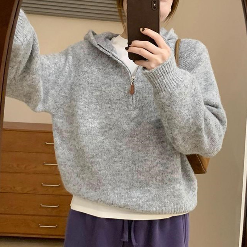 Autumn and Winter New Korean-Style Loose-Fitting Solid Color Soft and Skin-Friendly Knit Sweater with a Half-Zip Pullover Hooded Design for Women